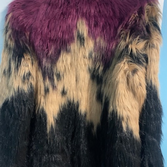 Faux fur jacket - Picture 2 of 3